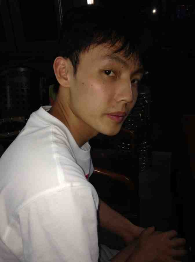 这风格有点emo！徐杰晒照：人生就是一部跌宕起伏的电影 人生如戏